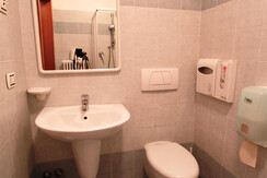 Toilette camera tripla Toilette camera tripla