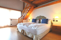 Hotel Bellacosta camera superior finestra