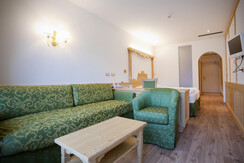 Salottino_camera_Dolomia