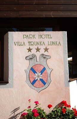 logo hotel