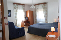 camera tripla camera tripla