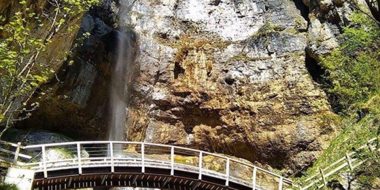 Tret Waterfall #1