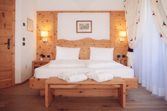 Soldanella_0032-HDR (1) Soldanella_0032-HDR (1)