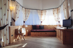 Soldanella_0032-HDR (3) Soldanella_0032-HDR (3)