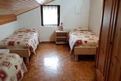 Camera a  2 o  3 letti mansarda