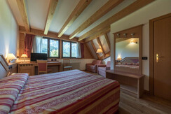 Camera mansardata Camera mansardata