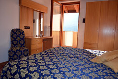 Bilocale con camera tripla