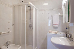 Residence-Cristina-Pozza_Giglio-Rosso (4) Residence-Cristina-Pozza_Giglio-Rosso (4)