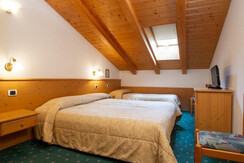 Mansarda 8 posti letto (6) Mansarda 8 posti letto (6)