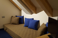 APT 5 mezzanine-min APT 5 mezzanine-min