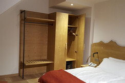 APT. 10 BEDROOM APT. 10 BEDROOM