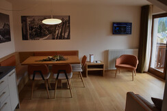 APT.10 (2) APT.10 (2)