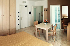 Camera con cucina Residence Miralago Trentino Camera con cucina Residence Miralago Trentino