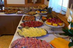 Colazione a buffet hotel Miralago Trento Colazione a buffet hotel Miralago Trento
