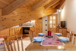 MANSARDINA particolare trave in cucina! MANSARDINA particolare trave in cucina!