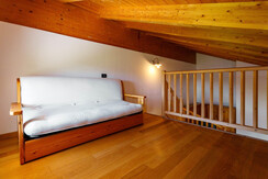 Divano letto matrimoniale sul soppalco MANSARDA Divano letto matrimoniale sul soppalco MANSARDA