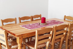 Tavolo e sedie TRILOCALE CON 2 BAGNI Tavolo e sedie TRILOCALE CON 2 BAGNI