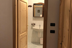 TRILOCALE CON 2 BAGNI bagno in camera matrimoniale TRILOCALE CON 2 BAGNI bagno in camera matrimoniale