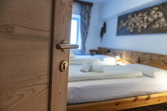 Wohnung mit Zwei Schlafzimmer (eine Dreifach und eine Zweifach) Wohnung mit Zwei Schlafzimmer (eine Dreifach und eine Zweifach)