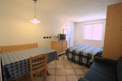 zona giorno con letto a scomparsa