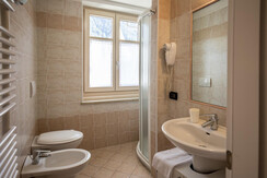 BAGNO IN STANZA BAGNO IN STANZA