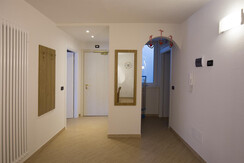 ENTRATA APPART. E BAGNO DI SERVIZIO ENTRATA APPART. E BAGNO DI SERVIZIO