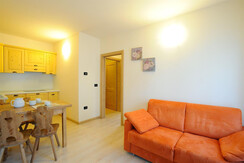 Appartamento 4/6 posti letto giallo Appartamento 4/6 posti letto giallo