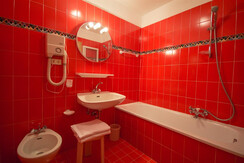 Bagno con vasca/doccia