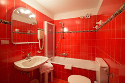 bagno wc, bidet, lavandino, vasca/doc vasca/doccia