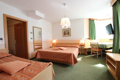 Camera Superior Monzoni 2 Camera Superior Monzoni 2