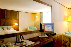 Camera_tripla_da_specchio_con_bollitore