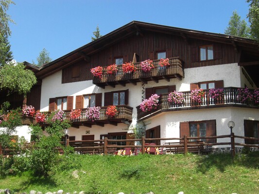 ALBERGO SCOIATTOLO TRET FONDO