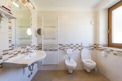 interni (12) interni (12)