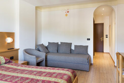 interni (17) interni (17)