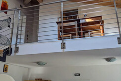 Soppalco con scrivanie per smart working