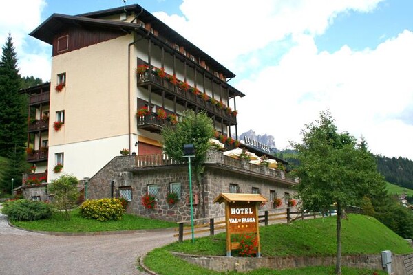 Hotel Val di Fassa - Soraga - exterior