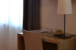 scrivaniacameraprezzemolo scrivaniacameraprezzemolo