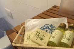 Alloro Plus (3) Alloro Plus (3)