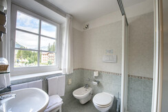 bagno camera tripla a canazei_camere a canazei_hot