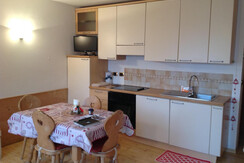 TWO-ROOM APARTMENT 3-4 BEDS