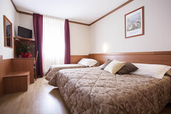 Stanza tripla standard Stanza tripla standard