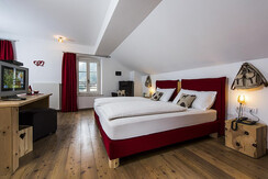 Camera 5-001 Camera 5-001