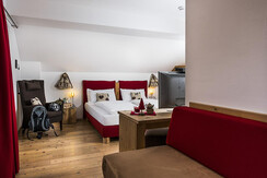 Camera 5-004 Camera 5-004