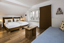 Camera 6-001 Camera 6-001