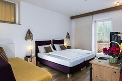 Camera 8-003 Camera 8-003