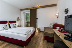 Camera 7-001 Camera 7-001