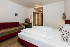 Camera 7-003 Camera 7-003