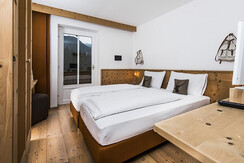 Camera 1-004 Camera 1-004