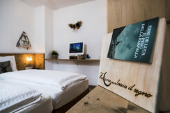 Camera 1-013 Camera 1-013