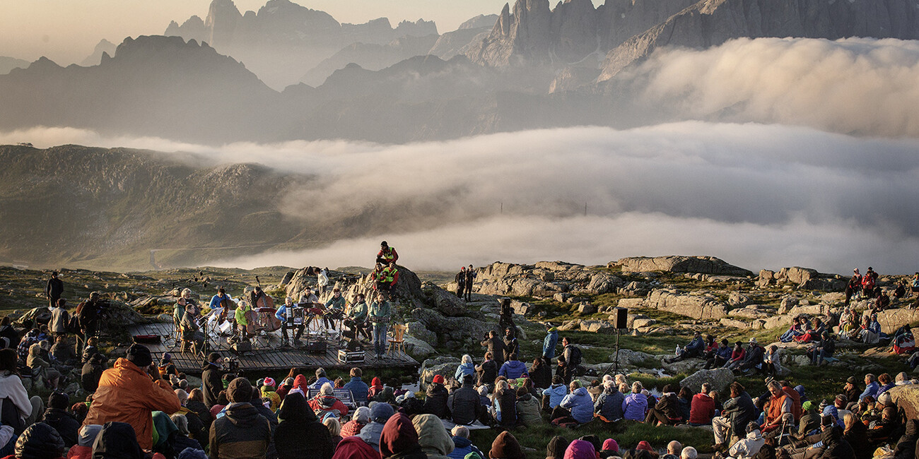 MUSICA E PAROLE ALL'ALBA INCANTANO IL PUBBLICO #3